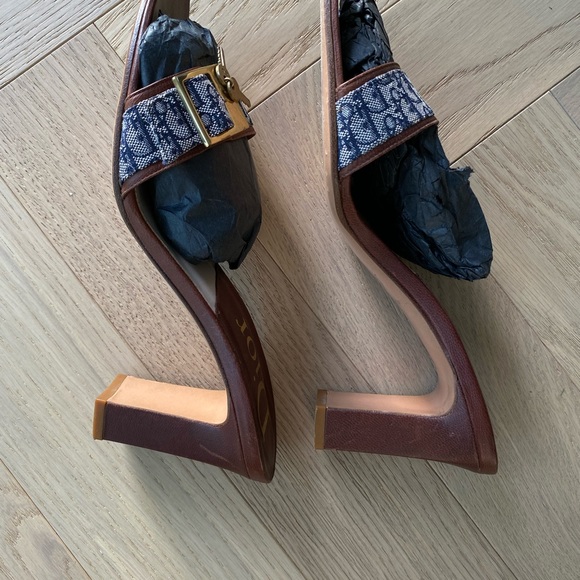 DIOR Slide Block Heels - Picture 6 of 7